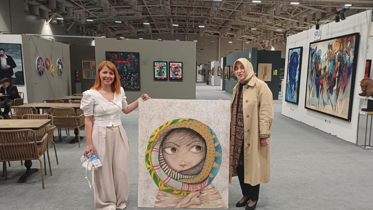 Tokatlı Sanatçı Hatice Doğan’ın Eserleri ArtContact İstanbul’da Yoğun İlgi Gördü