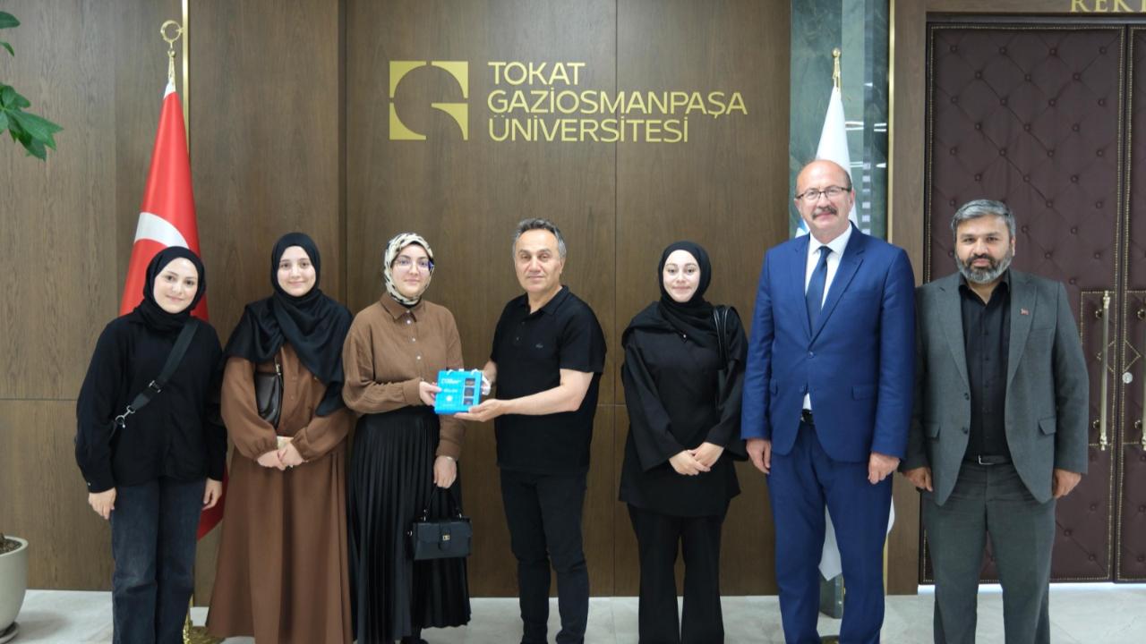 Rektör Prof. Dr. Fatih Yılmaz, Başarılı Öğrencilerimizi Makamında Ağırladı